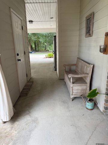 3433 Emily Dr, Port Allen, LA 70767