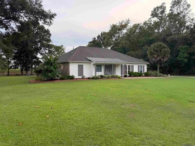 3433 Emily Dr, Port Allen, LA 70767