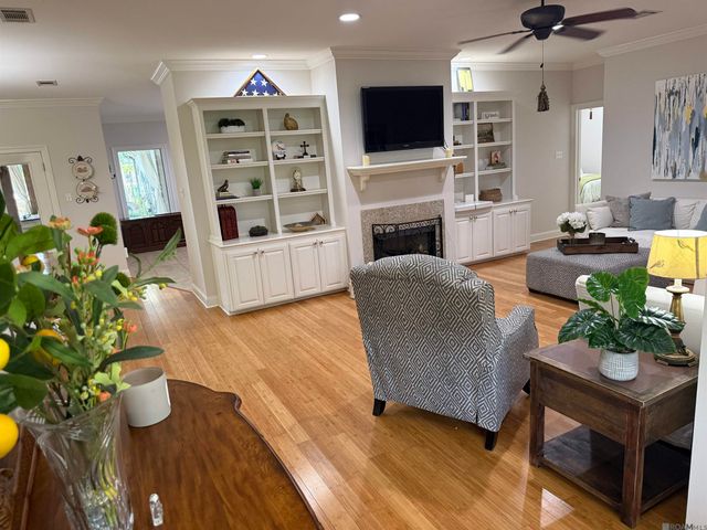 3433 Emily Dr, Port Allen, LA 70767