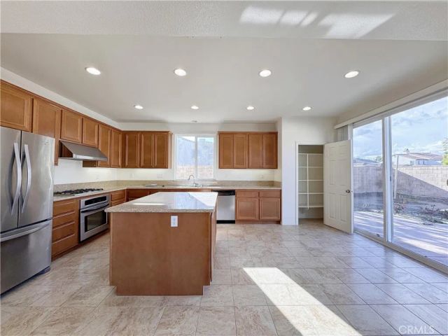13284 Campolina Drive, Eastvale, CA 92880