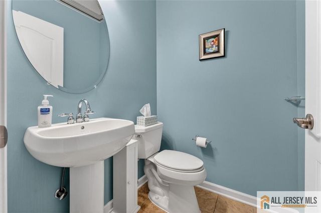 8 Turret Drive, Monroe, NJ 08831