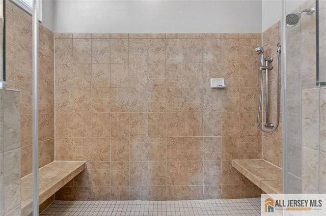 8 Turret Drive, Monroe, NJ 08831