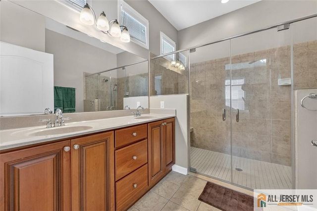 8 Turret Drive, Monroe, NJ 08831