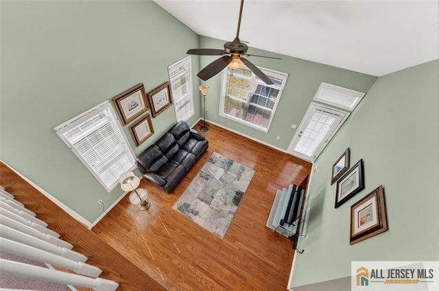 8 Turret Drive, Monroe, NJ 08831