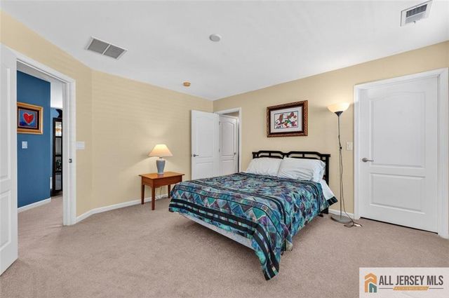 8 Turret Drive, Monroe, NJ 08831