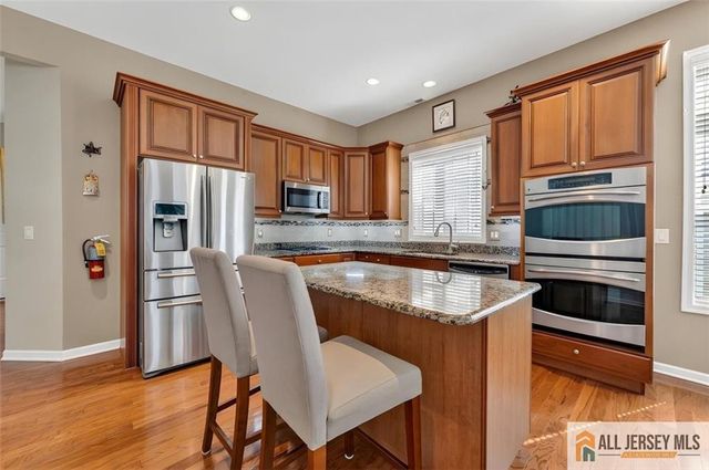 8 Turret Drive, Monroe, NJ 08831