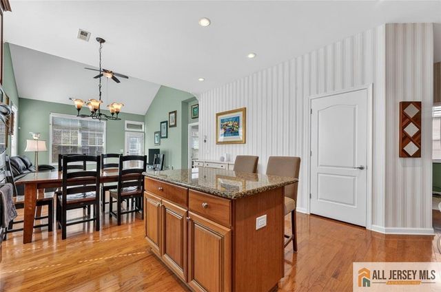 8 Turret Drive, Monroe, NJ 08831