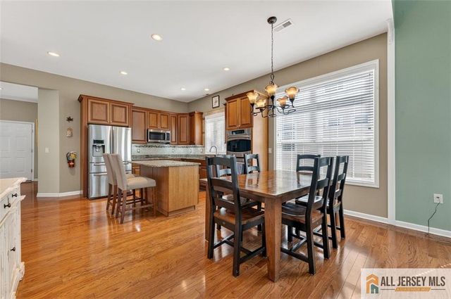 8 Turret Drive, Monroe, NJ 08831