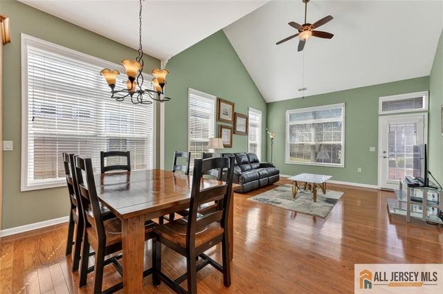 8 Turret Drive, Monroe, NJ 08831