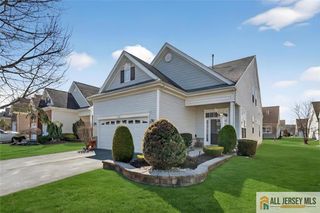 8 Turret Drive, Monroe, NJ 08831