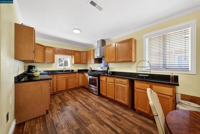 2138 Market Ave, San Pablo, CA 94806