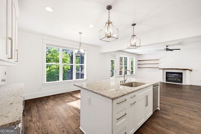 1067 Vista Trail NE, Atlanta, GA 30324