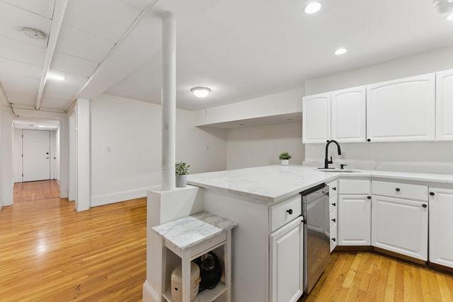 16 Garrison Rd 7, Brookline, MA 02445