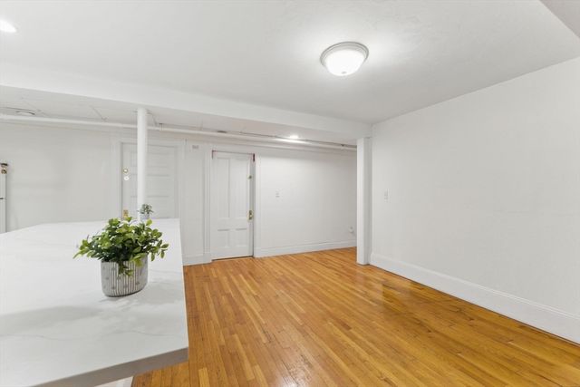 16 Garrison Rd 7, Brookline, MA 02445
