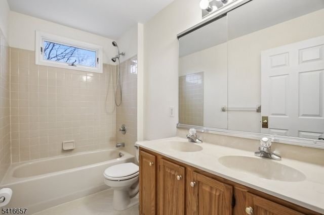 400 Thomas Stewart Way, Greenwich Twp., NJ 08886