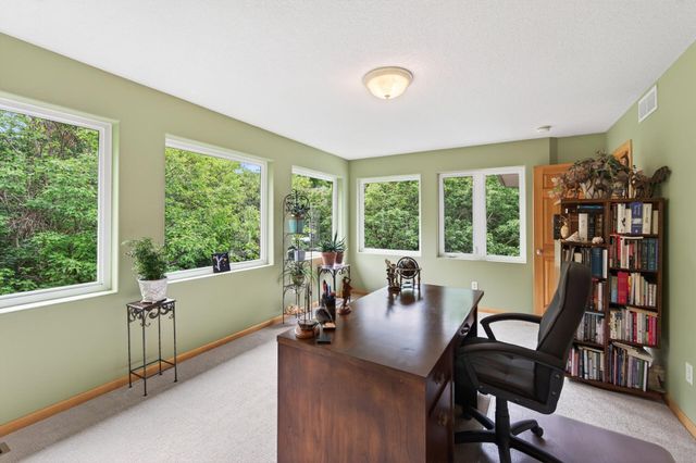 381 Del Rio Drive, Chanhassen, MN 55317