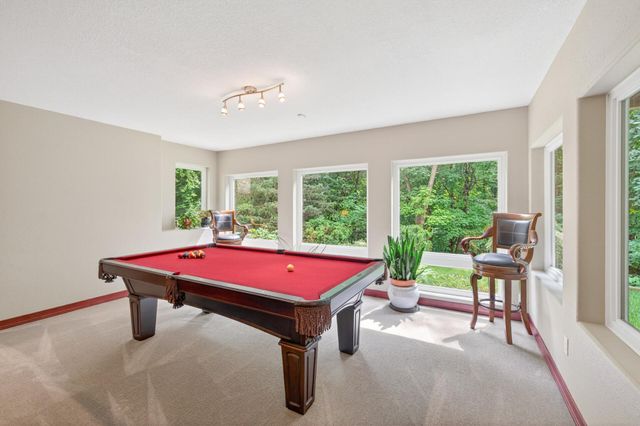 381 Del Rio Drive, Chanhassen, MN 55317