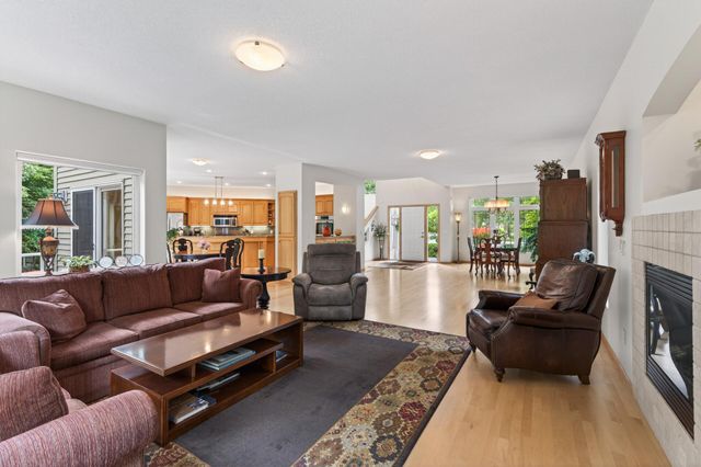 381 Del Rio Drive, Chanhassen, MN 55317