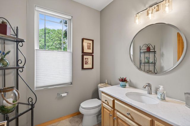 381 Del Rio Drive, Chanhassen, MN 55317