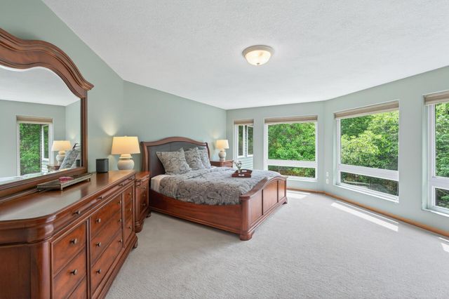 381 Del Rio Drive, Chanhassen, MN 55317