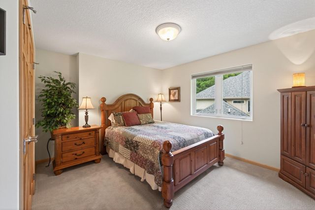 381 Del Rio Drive, Chanhassen, MN 55317
