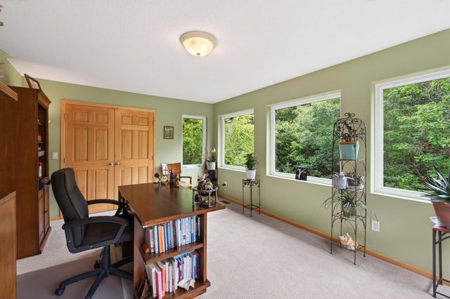 381 Del Rio Drive, Chanhassen, MN 55317