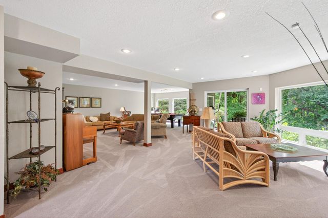 381 Del Rio Drive, Chanhassen, MN 55317