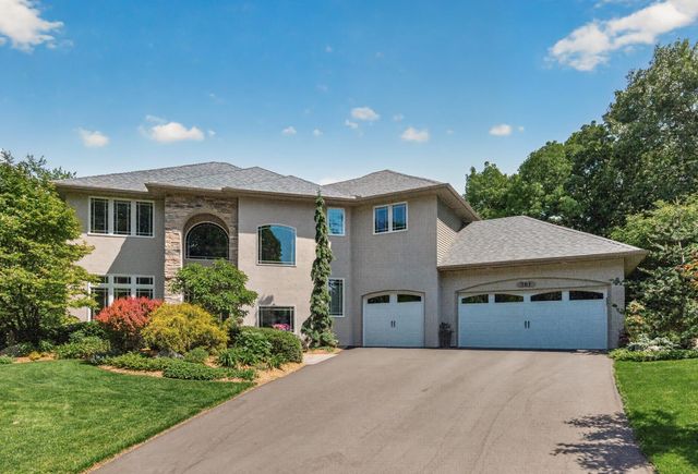 381 Del Rio Drive, Chanhassen, MN 55317
