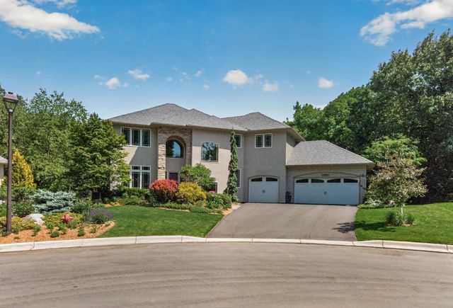 381 Del Rio Drive, Chanhassen, MN 55317