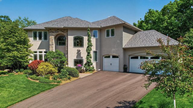 381 Del Rio Drive, Chanhassen, MN 55317