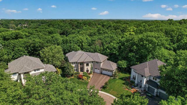 381 Del Rio Drive, Chanhassen, MN 55317