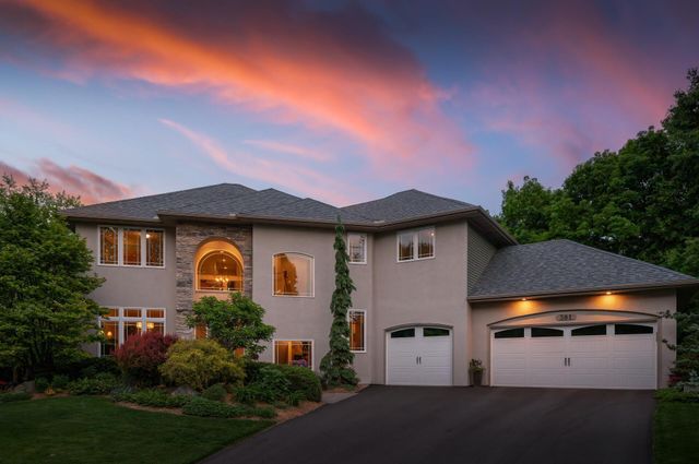 381 Del Rio Drive, Chanhassen, MN 55317