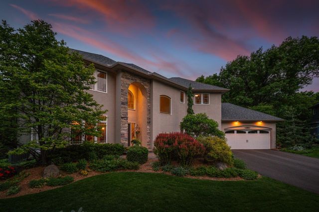 381 Del Rio Drive, Chanhassen, MN 55317
