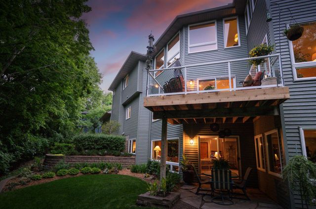 381 Del Rio Drive, Chanhassen, MN 55317