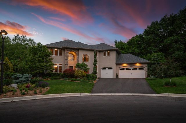 381 Del Rio Drive, Chanhassen, MN 55317