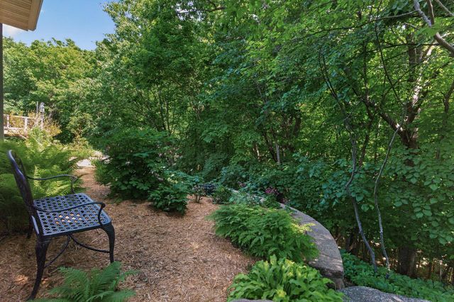 381 Del Rio Drive, Chanhassen, MN 55317