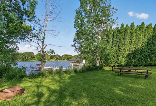 381 Del Rio Drive, Chanhassen, MN 55317