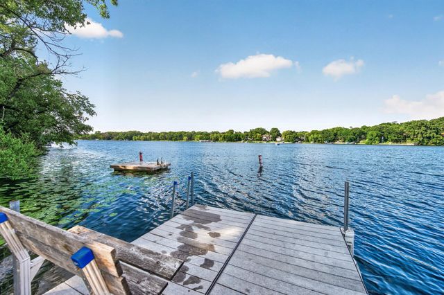 381 Del Rio Drive, Chanhassen, MN 55317