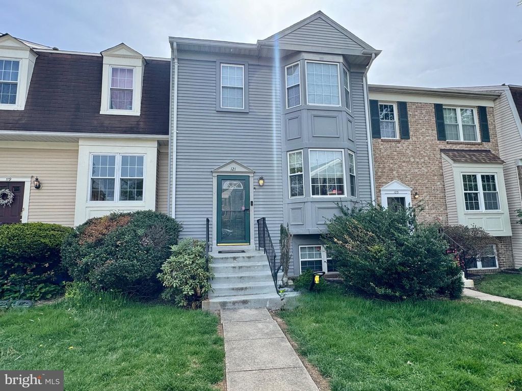121 LAZY HOLLOW DR, Gaithersburg, MD 20878