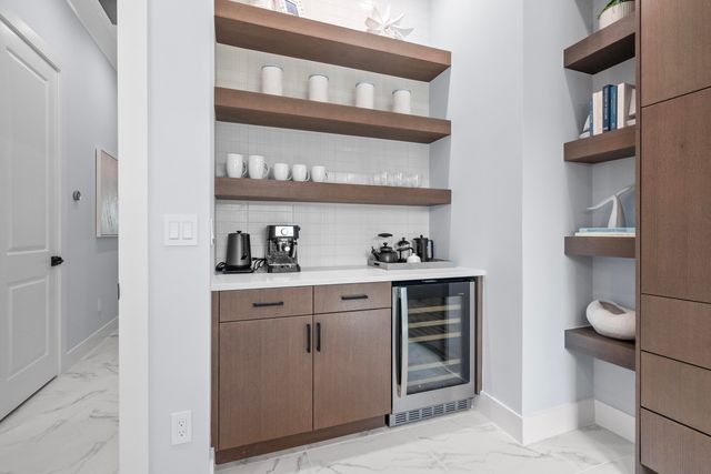 9259 Seaglass Court, Vero Beach, FL 32963