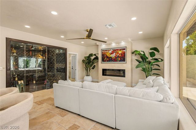 3125 Shadowleaf Court, Las Vegas, NV 89117