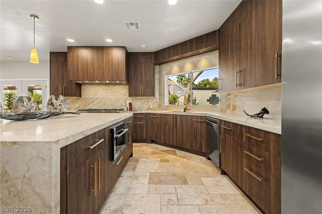 3125 Shadowleaf Court, Las Vegas, NV 89117