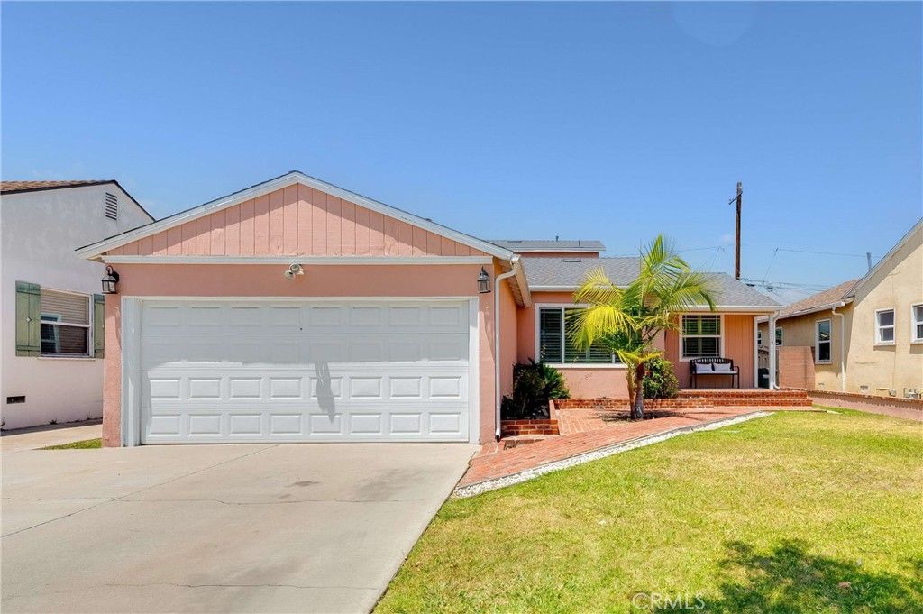 Image 1 of property listing at 3219 Fairman, Lakewood, CA 90712