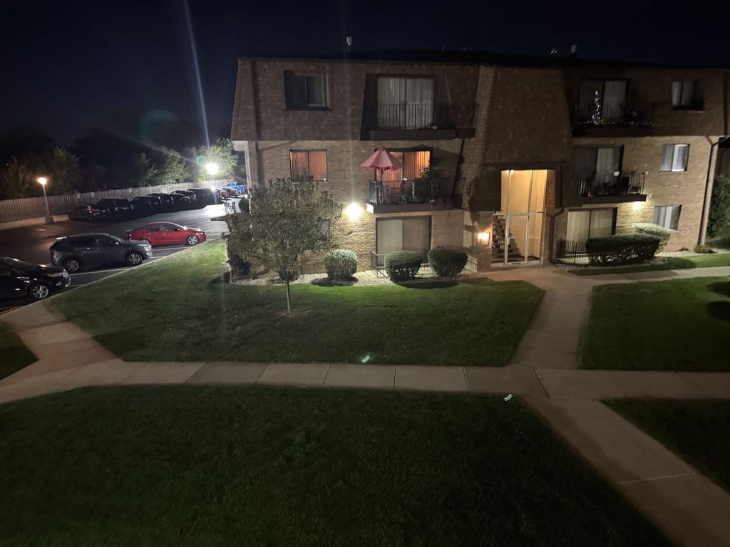 4905 W 109th Street 202, Oak Lawn, IL 60453