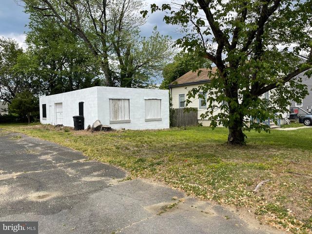 51 BURKE, Deptford, NJ 08096