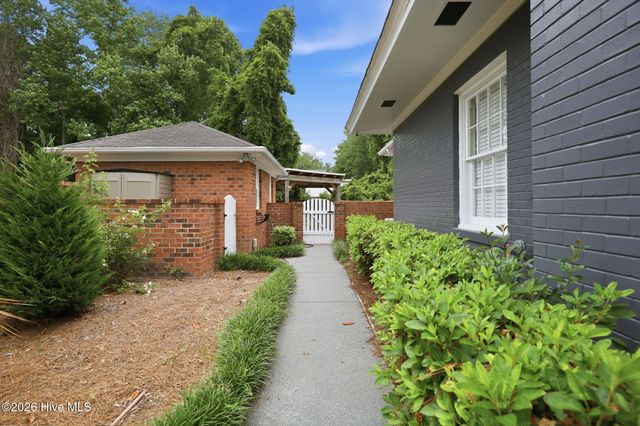 1207 Country Club Drive, Kinston, NC 28504