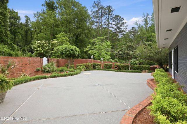 1207 Country Club Drive, Kinston, NC 28504