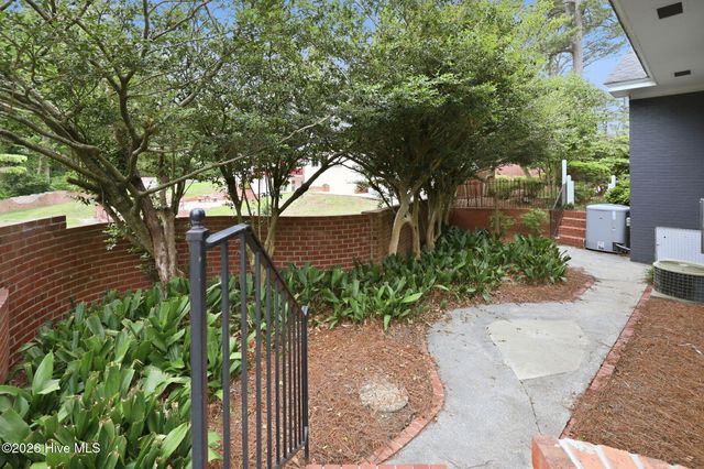 1207 Country Club Drive, Kinston, NC 28504