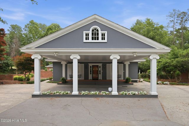 1207 Country Club Drive, Kinston, NC 28504