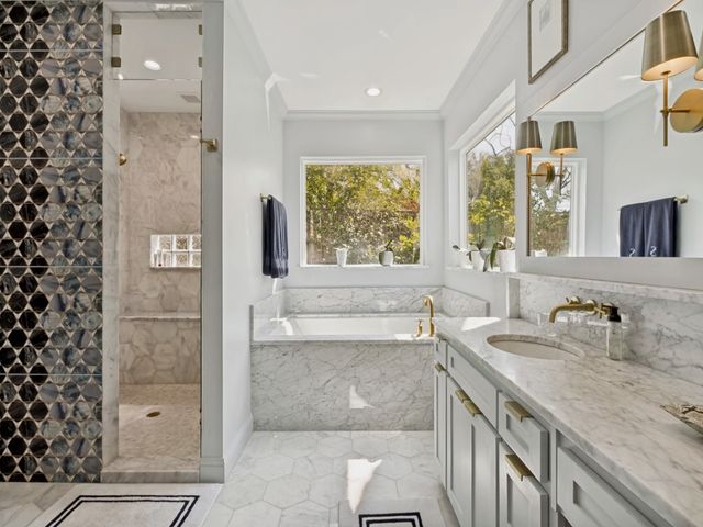 5832 Meadowcrest Drive, Dallas, TX 75230